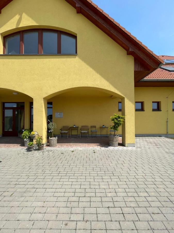 Adama Pro Hotel Znojmo Exterior photo